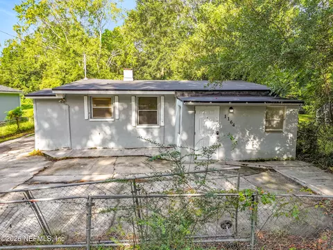 1164 Pangola Dr, Jacksonville, FL 32205
