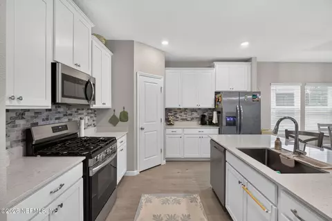 Kitchen - 75741 Pondside Ln, Yulee, FL 32097 photo 2 of 4
