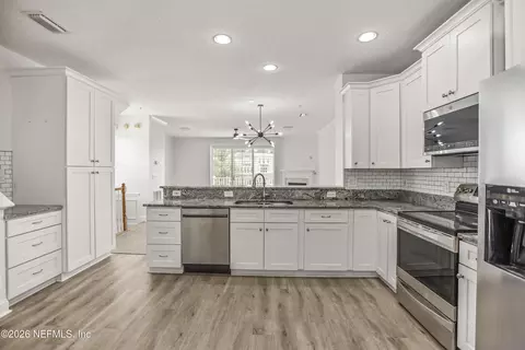 4494 Capital Dome Dr, Jacksonville, FL 32246