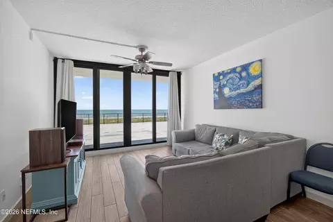 601 1st St S #2B, Jacksonville Beach, FL 32250