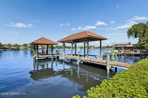 5102 Yacht Club Rd, Jacksonville, FL 32210