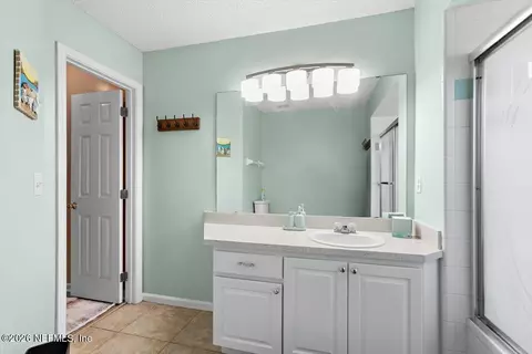 Bath - 1991 Eclipse Dr, Middleburg, FL 32068 photo 1 of 3