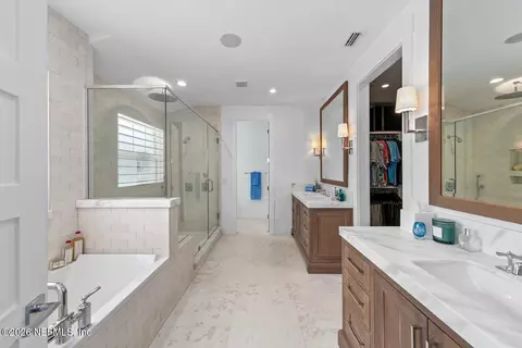 Bath - 195 15th St, Atlantic Beach, FL 32233 photo 2 of 4