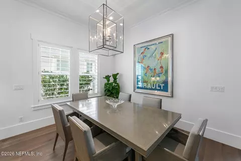 Dining - 195 15th St, Atlantic Beach, FL 32233 photo 1 of 2
