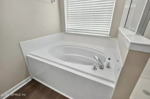 Bath - 1335 Ivyhedge Ave, Saint Augustine, FL 32092 photo 5 of 6