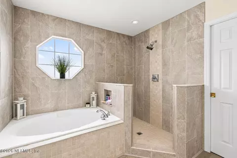 Bath - 3114 Double Oaks Dr, Jacksonville, FL 32226 photo 6 of 7