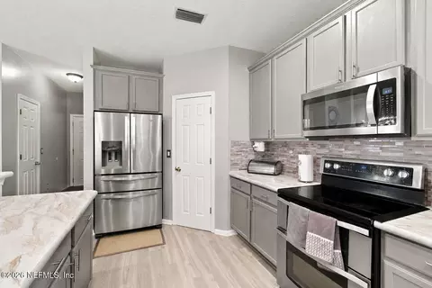 Kitchen - 3114 Double Oaks Dr, Jacksonville, FL 32226 photo 4 of 5