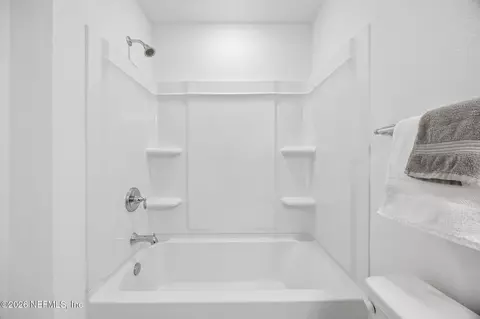 Bath - 267 Plum Orchard Ln, Yulee, FL 32097 photo 5 of 5
