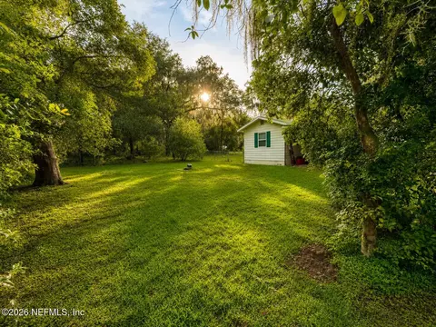Exterior - 423 Holiday Dr, Interlachen, FL 32148 photo 5 of 5