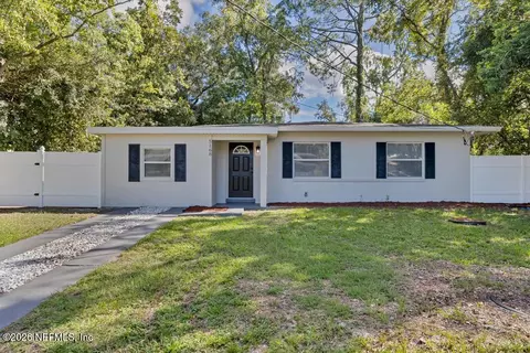 5168 Admiral Dr, Jacksonville, FL 32244