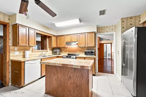 Kitchen - 309 Devonshire Ln, Orange Park, FL 32073 photo 1 of 3