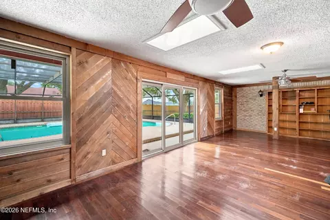 Living - 309 Devonshire Ln, Orange Park, FL 32073 photo 2 of 3
