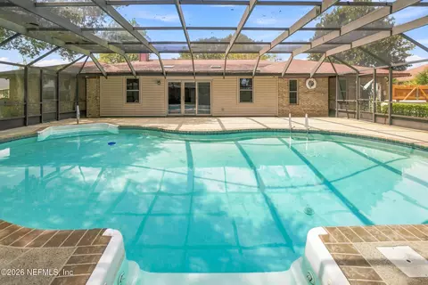 Exterior - 309 Devonshire Ln, Orange Park, FL 32073 photo 4 of 7