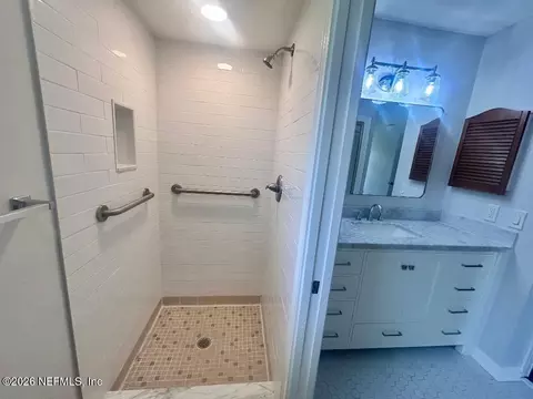 Bath - 702 Nieves Ln, Saint Augustine, FL 32086 photo 2 of 5