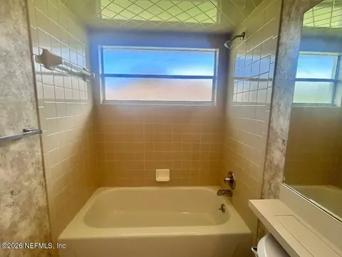 Bath - 702 Nieves Ln, Saint Augustine, FL 32086 photo 5 of 5