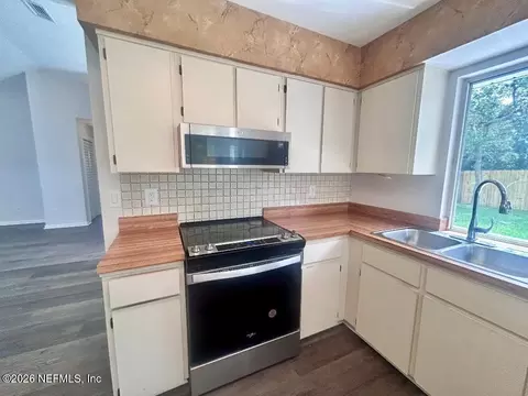 Kitchen - 702 Nieves Ln, Saint Augustine, FL 32086 photo 2 of 9