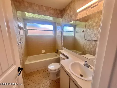 Bath - 702 Nieves Ln, Saint Augustine, FL 32086 photo 4 of 5
