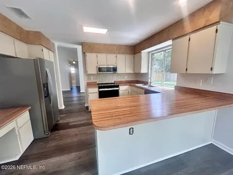 Kitchen - 702 Nieves Ln, Saint Augustine, FL 32086 photo 9 of 9