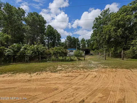 111 Ontario St, Interlachen, FL 32148 photo 3