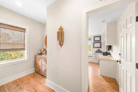 Entry Way - 1960 Beach Ave, Atlantic Beach, FL 32233 photo 6 of 7