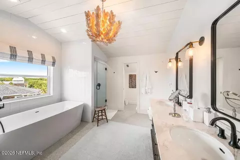 Bath - 1960 Beach Ave, Atlantic Beach, FL 32233 photo 3 of 5