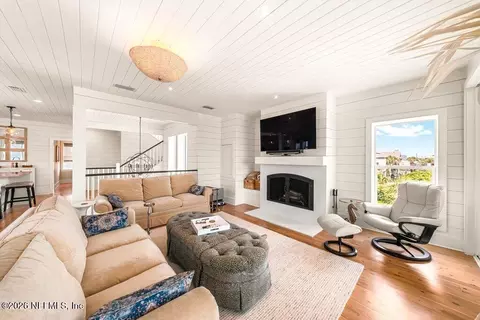 Living - 1960 Beach Ave, Atlantic Beach, FL 32233 photo 5 of 6