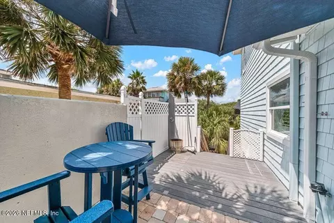 Exterior - 1960 Beach Ave, Atlantic Beach, FL 32233 photo 8 of 22