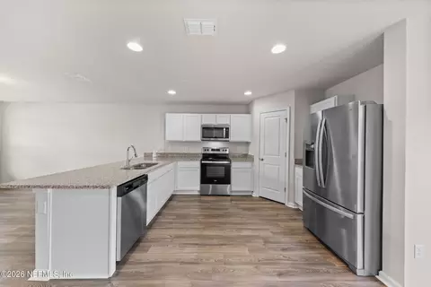 Kitchen - 764 Constitution Pl, Macclenny, FL 32063 photo 1 of 1