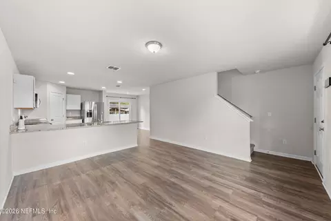 Living - 764 Constitution Pl, Macclenny, FL 32063 photo 3 of 5
