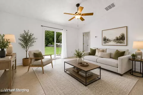 Living - 861835 Worthington Dr, Yulee, FL 32097 photo 2 of 4