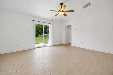Living - 861835 Worthington Dr, Yulee, FL 32097 photo 1 of 4