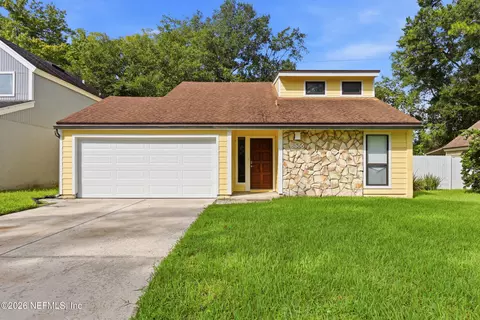 8566 Goldeneye Ln, Jacksonville, FL 32217