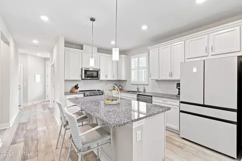 Kitchen - 135 Fairlake Cir, Saint Augustine, FL 32092 photo 6 of 7