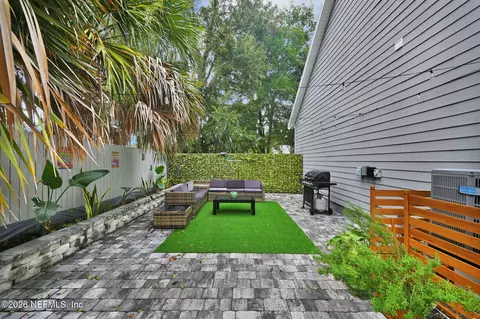 Exterior - 4 E San Carlos Ave, Saint Augustine, FL 32084 photo 8 of 11