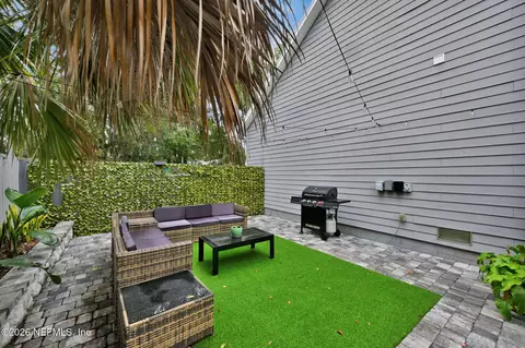 Exterior - 4 E San Carlos Ave, Saint Augustine, FL 32084 photo 9 of 11