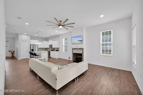 Living - 4 E San Carlos Ave, Saint Augustine, FL 32084 photo 1 of 4