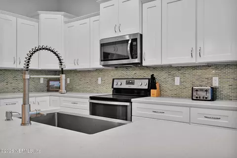 Kitchen - 4 E San Carlos Ave, Saint Augustine, FL 32084 photo 4 of 6