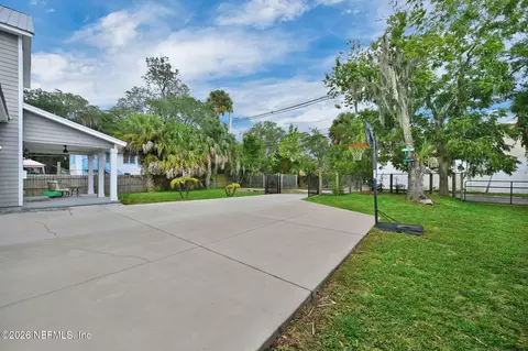 Exterior - 4 E San Carlos Ave, Saint Augustine, FL 32084 photo 6 of 11