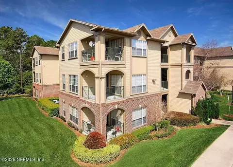 7800 Point Meadows Dr #332, Jacksonville, FL 32256
