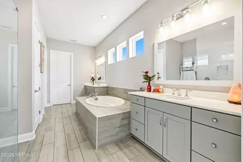 Bath - 383 Pine Haven Dr, Saint Johns, FL 32259 photo 2 of 9