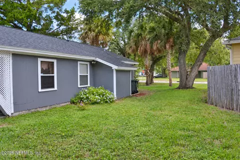 Exterior - 199 Main St, Atlantic Beach, FL 32233 photo 4 of 5