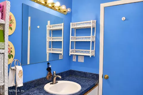 Bath - 199 Main St, Atlantic Beach, FL 32233 photo 4 of 4