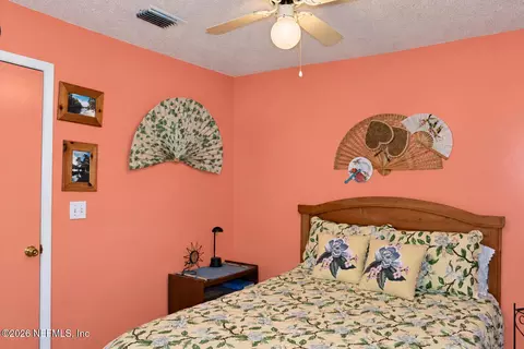Bedroom - 199 Main St, Atlantic Beach, FL 32233 photo 1 of 4