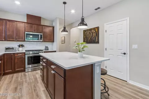 Kitchen - 530 Continuum Loop, Yulee, FL 32097 photo 3 of 8