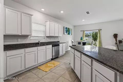 Kitchen - 86830 Iron Rail Ct, Yulee, FL 32097 photo 8 of 11