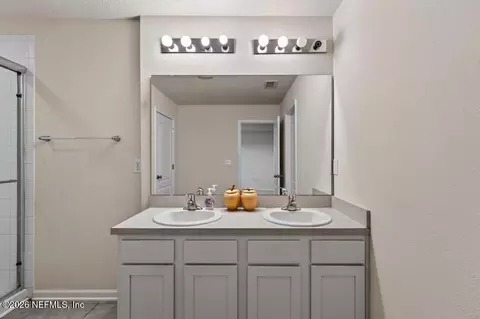 Bath - 86830 Iron Rail Ct, Yulee, FL 32097 photo 5 of 6