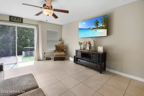 Living - 28 Islander Ct, Saint Augustine, FL 32080 photo 2 of 2