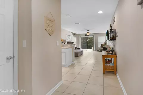 Entry Way - 28 Islander Ct, Saint Augustine, FL 32080 photo 2 of 3