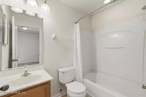 Bath - 499 Cabernet Pl, Saint Augustine, FL 32084 photo 1 of 2