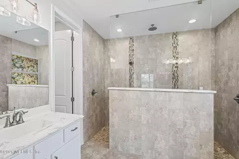 Bath - 245 Creekmore Dr, Saint Augustine, FL 32092 photo 1 of 4